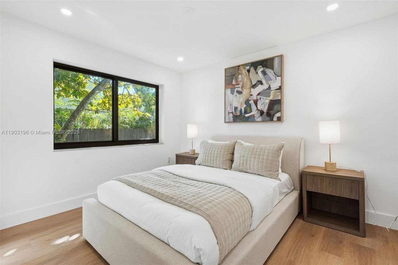 2544 SW 19th St, Miami, FL 33145 Photo