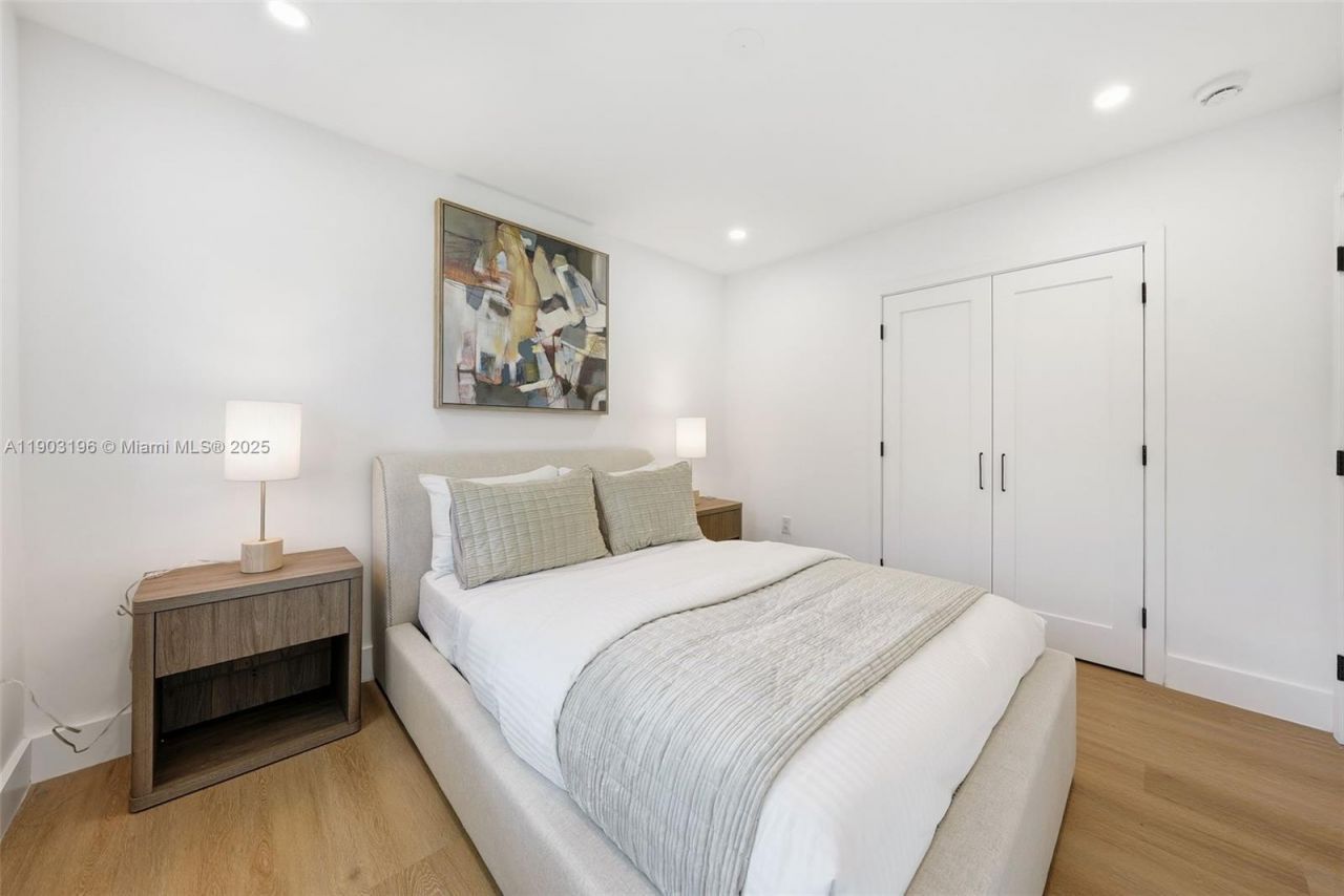 2544 SW 19th St, Miami, FL 33145 Photo