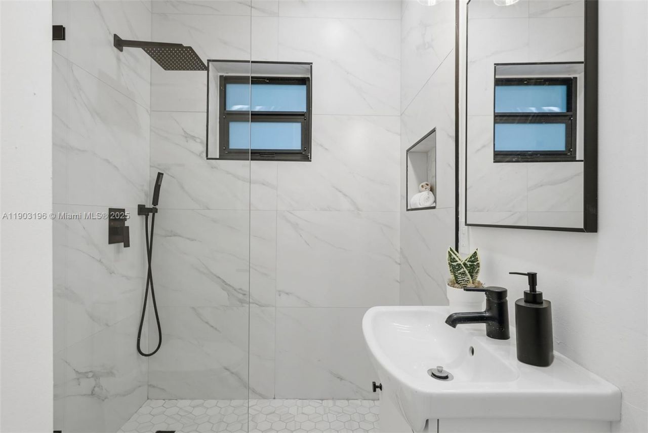 2544 SW 19th St, Miami, FL 33145 Photo