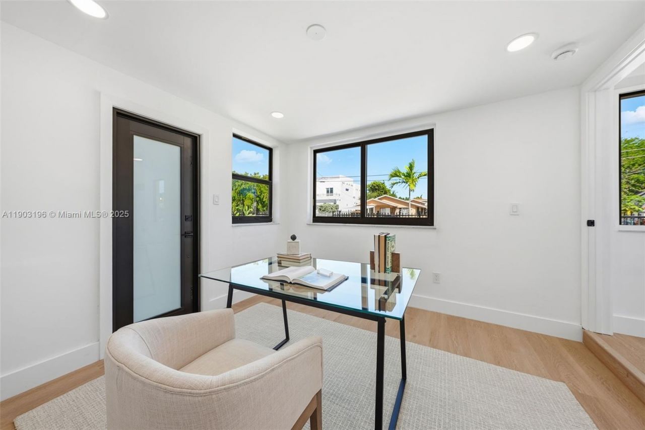 2544 SW 19th St, Miami, FL 33145 Photo