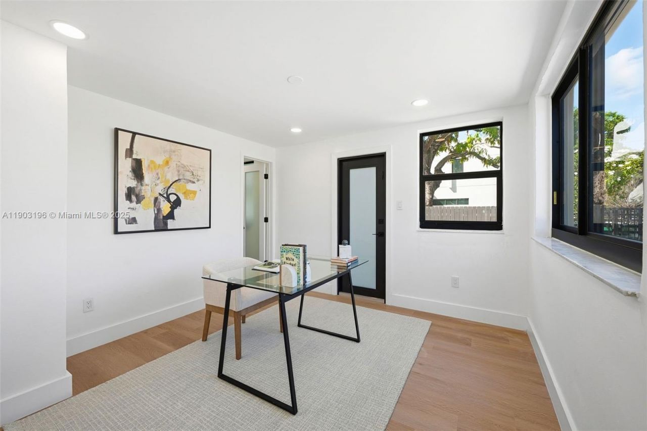 2544 SW 19th St, Miami, FL 33145 Photo