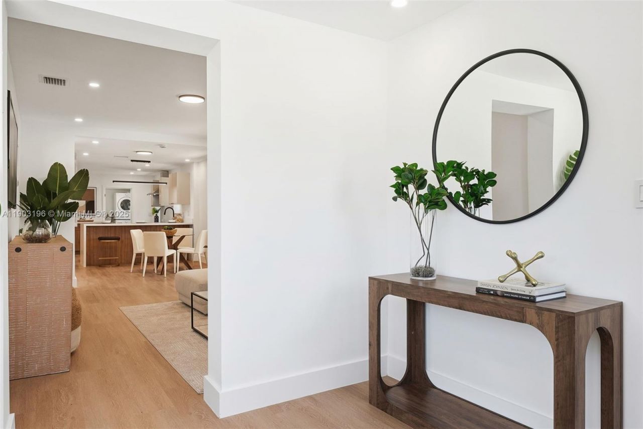 2544 SW 19th St, Miami, FL 33145 Photo