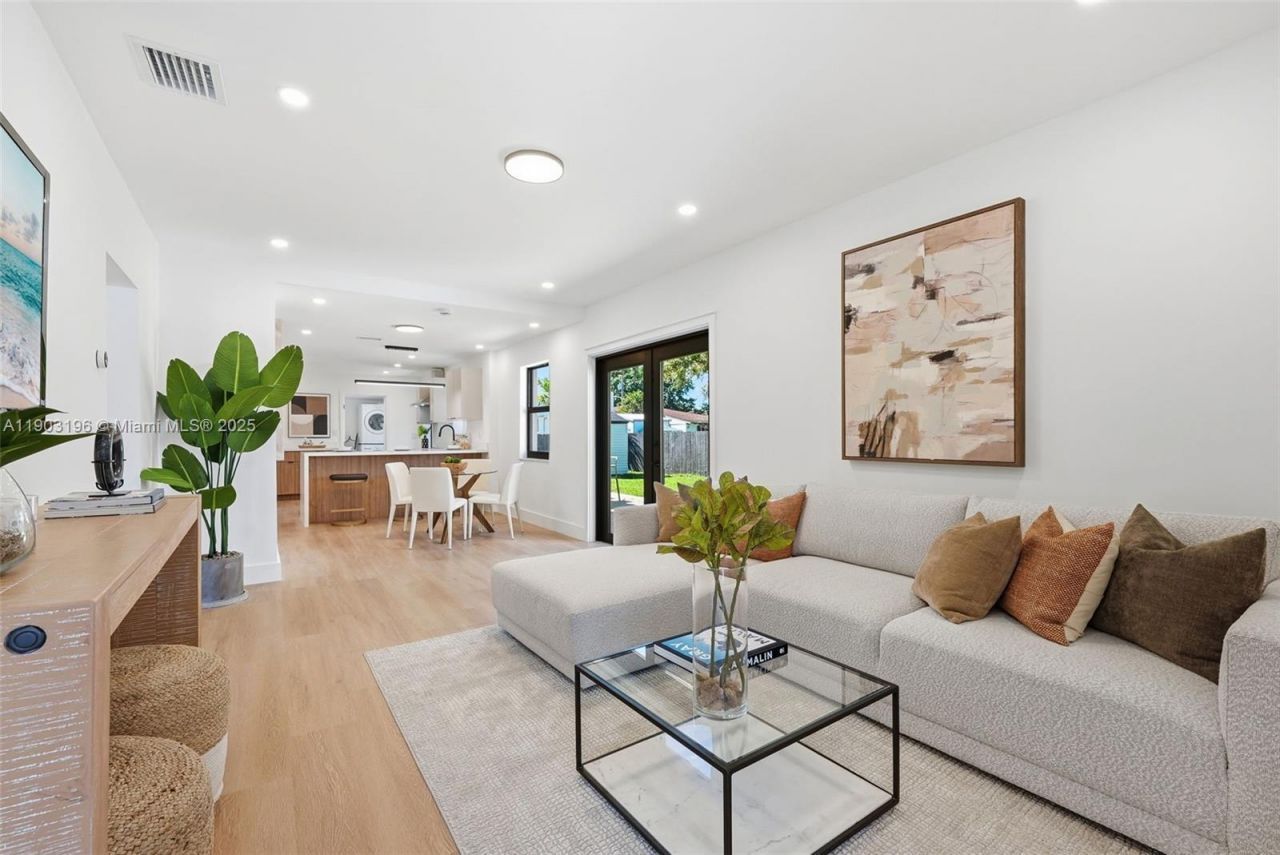 2544 SW 19th St, Miami, FL 33145 Photo