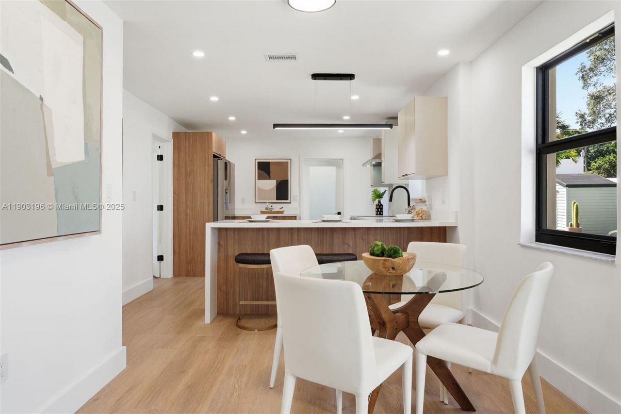 2544 SW 19th St, Miami, FL 33145 Photo