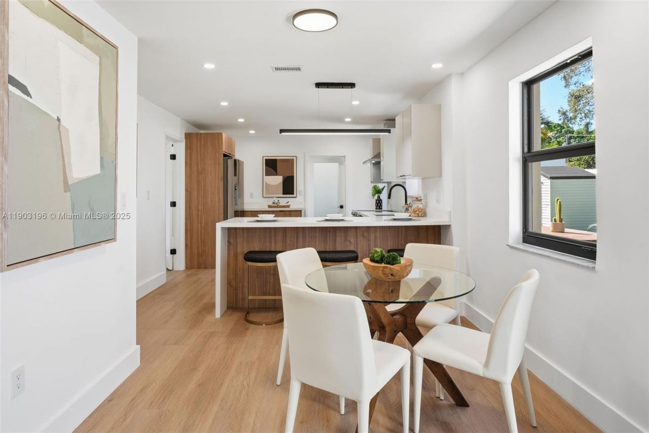 2544 SW 19th St, Miami, FL 33145 Photo