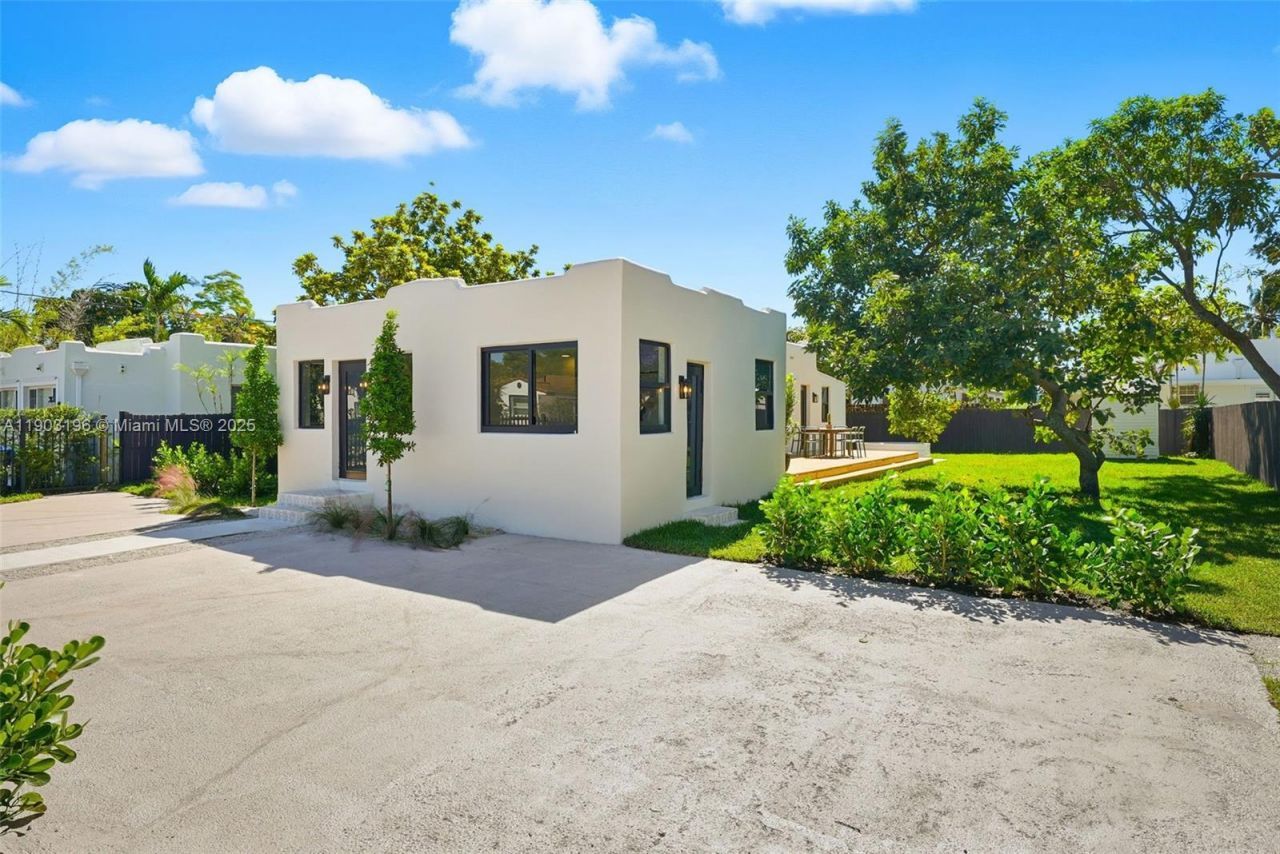 2544 SW 19th St, Miami, FL 33145 Photo