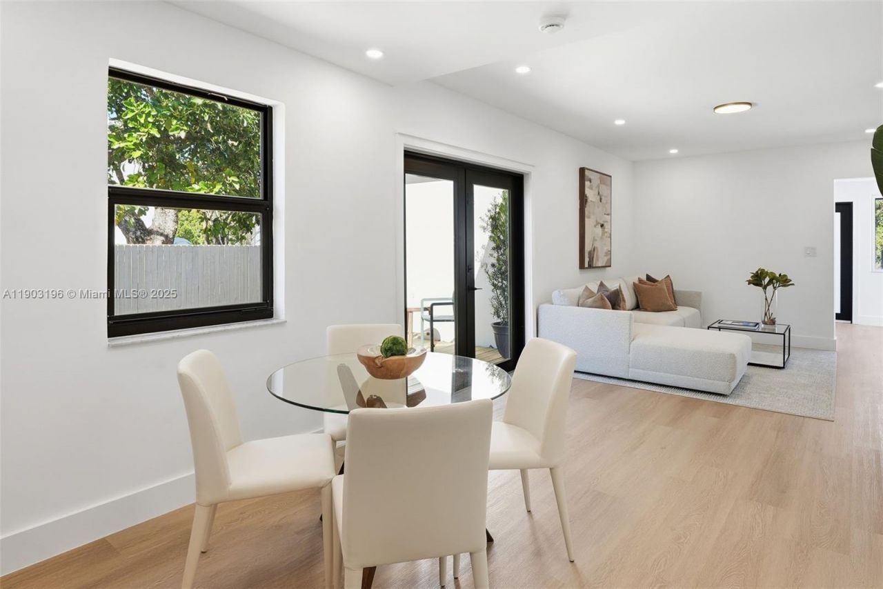 2544 SW 19th St, Miami, FL 33145 Photo