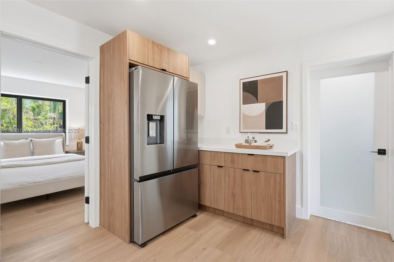 2544 SW 19th St, Miami, FL 33145 Photo