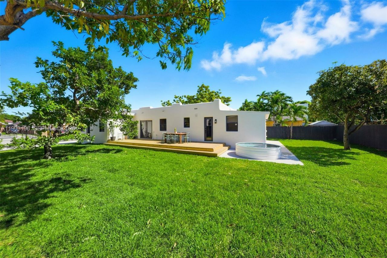 2544 SW 19th St, Miami, FL 33145 Photo