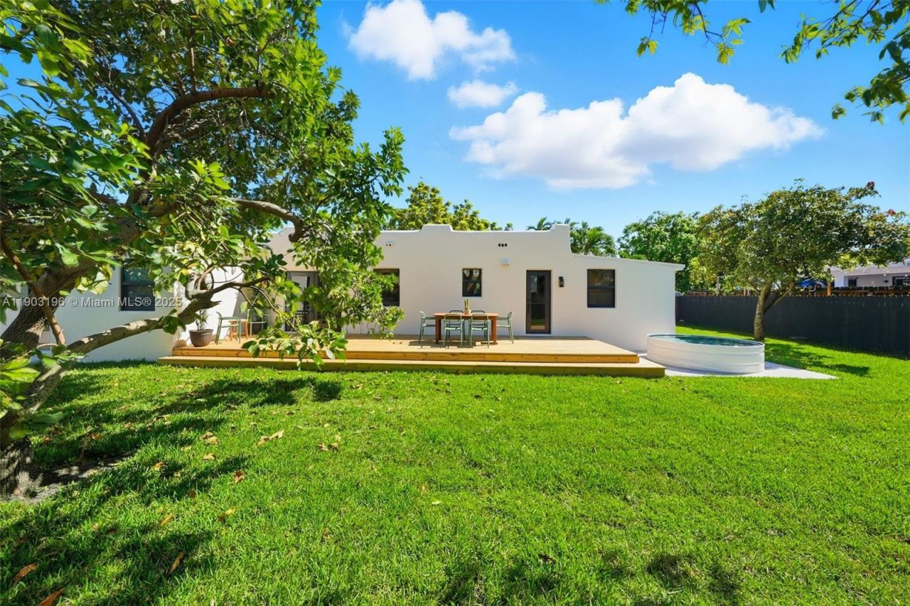 2544 SW 19th St, Miami, FL 33145 Photo