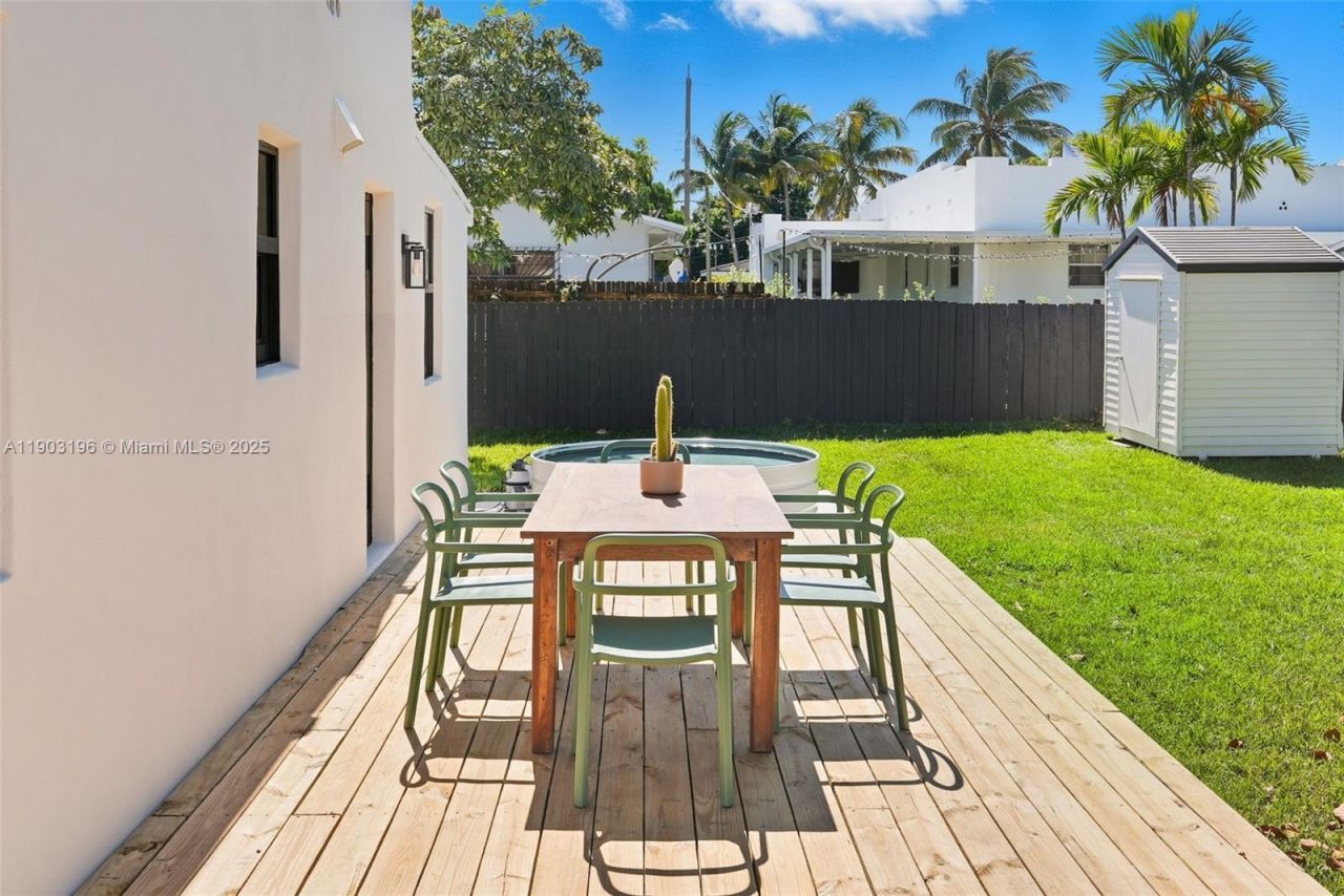 2544 SW 19th St, Miami, FL 33145 Photo