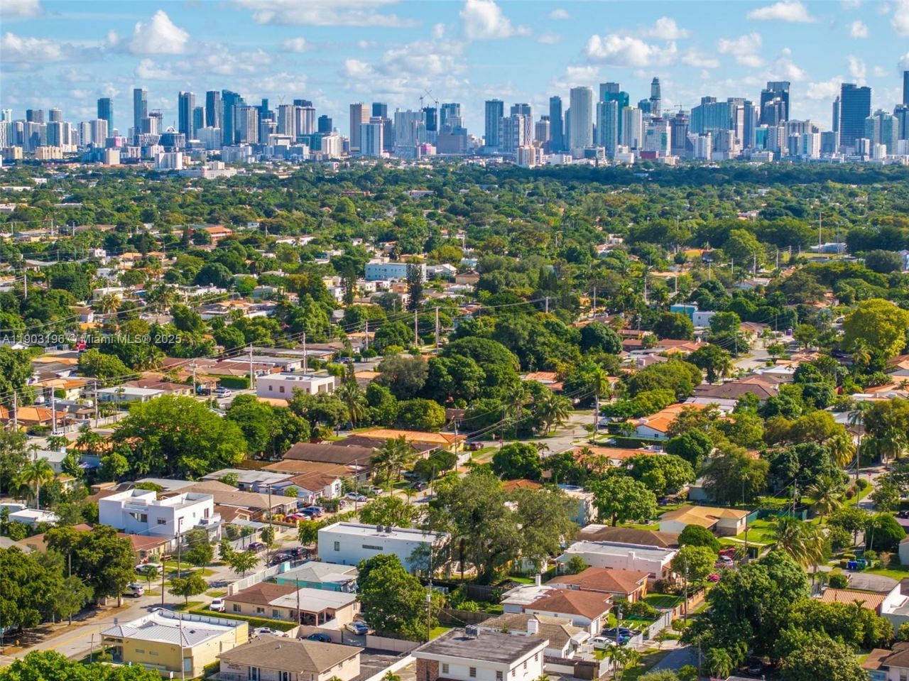 2544 SW 19th St, Miami, FL 33145 Photo