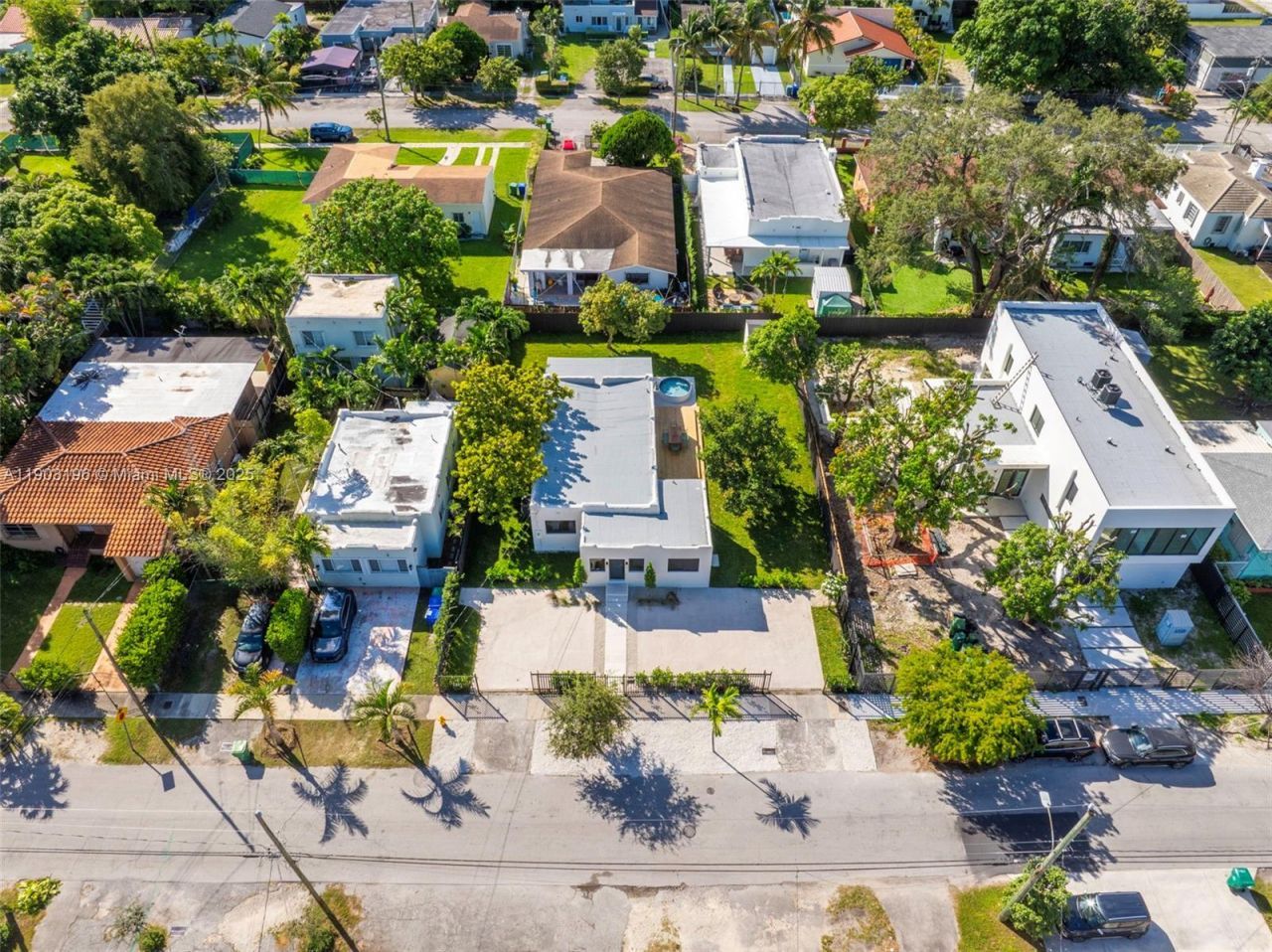 2544 SW 19th St, Miami, FL 33145 Photo