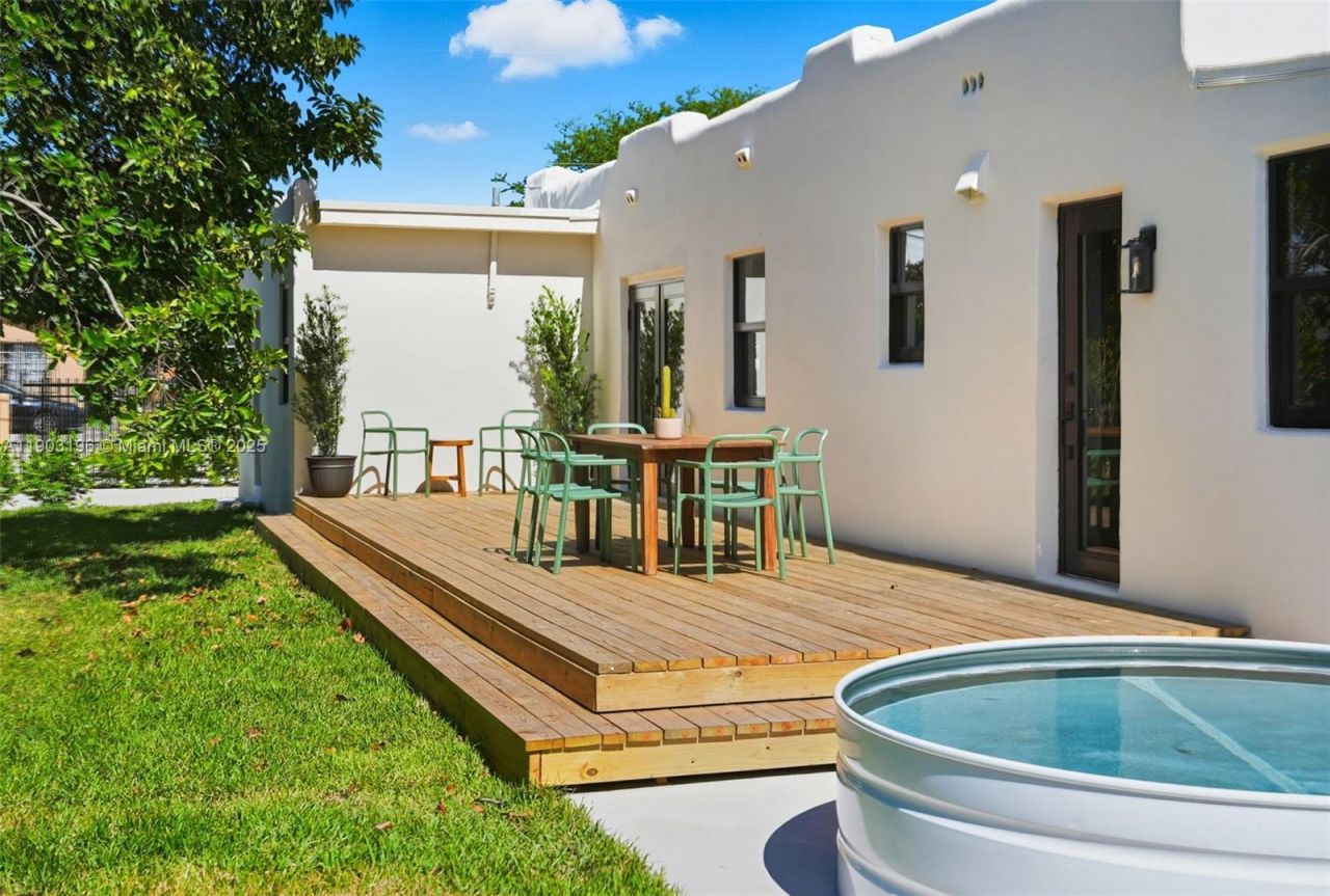 2544 SW 19th St, Miami, FL 33145 Photo