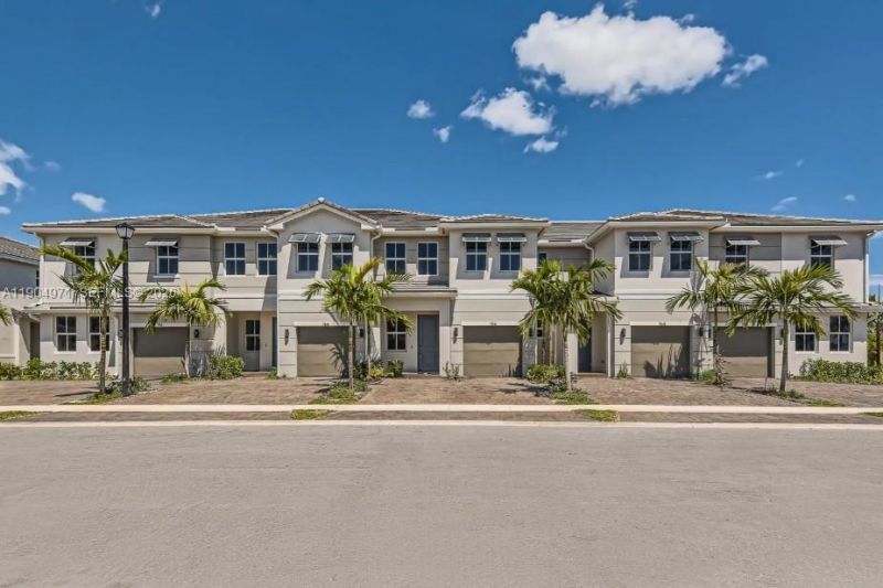 117 SW 170th Ave, Unit 117, Pembroke Pines, FL 33027 Photo