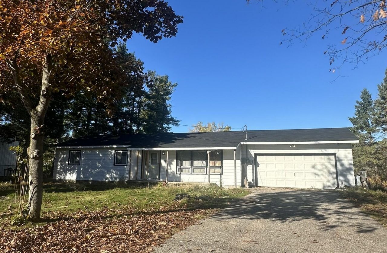 419 Obrien Drive, Cheboygan, MI 49721 Main Photo