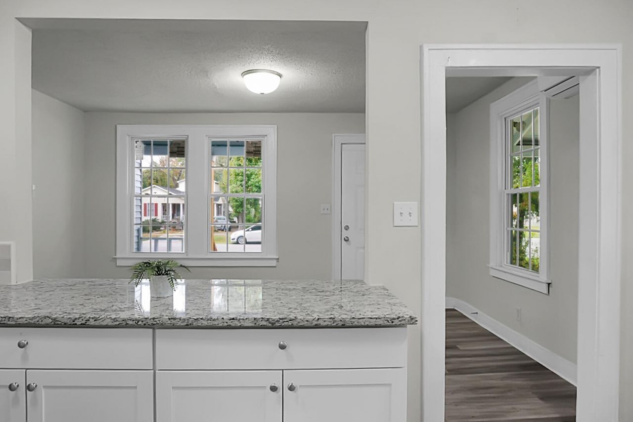 2601 S Allen Drive Photo 11