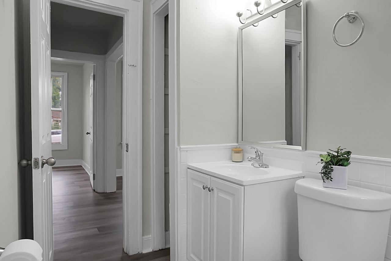 2601 S Allen Drive Photo 16