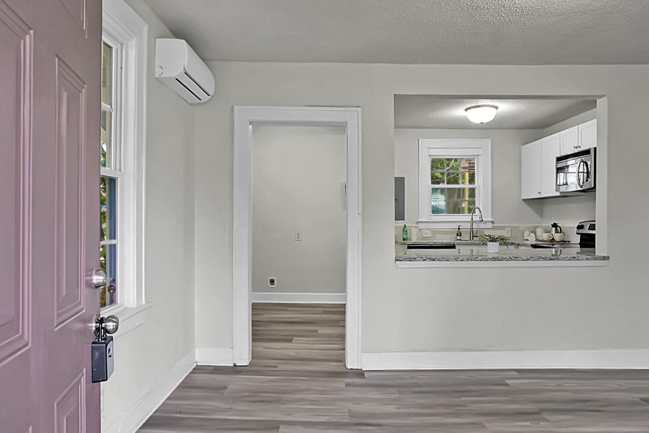 2601 S Allen Drive Photo 4