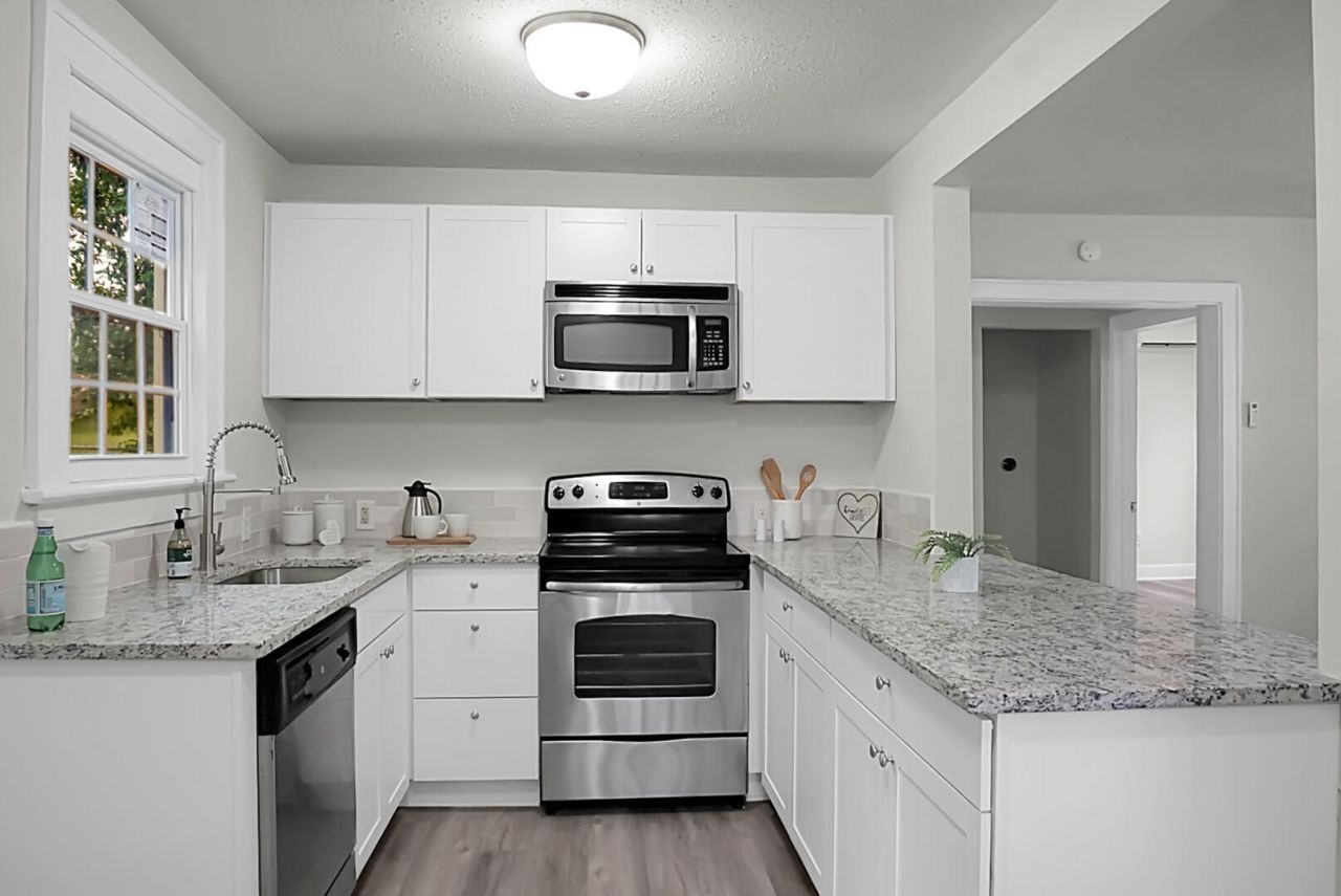 2601 S Allen Drive Photo 6