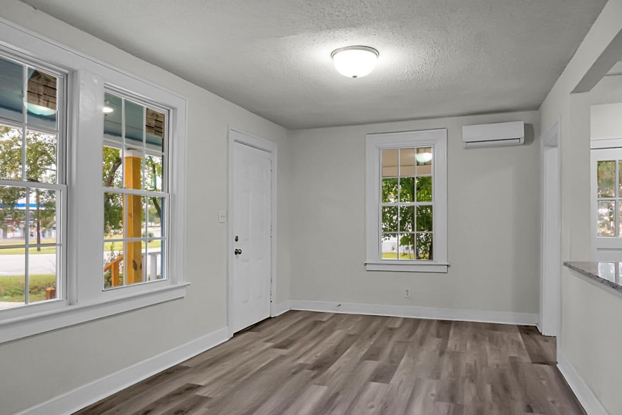 2601 S Allen Drive Photo 7