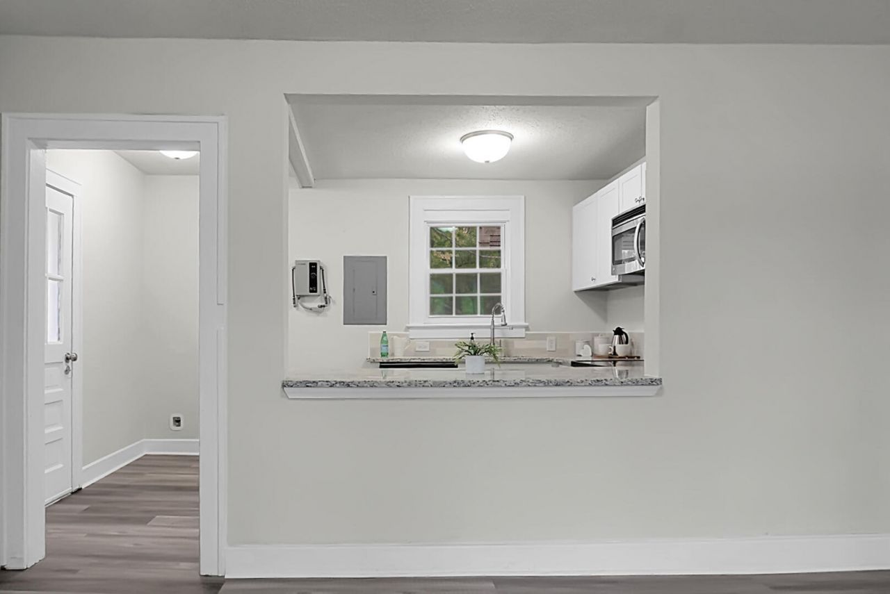 2601 S Allen Drive Photo 9