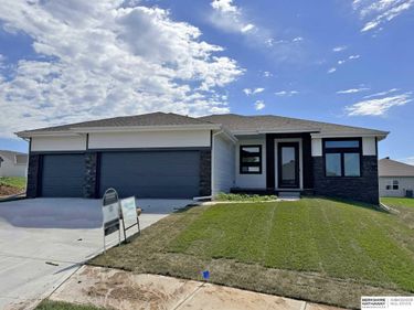 7413 N 176th Avenue, Bennington, NE 68007