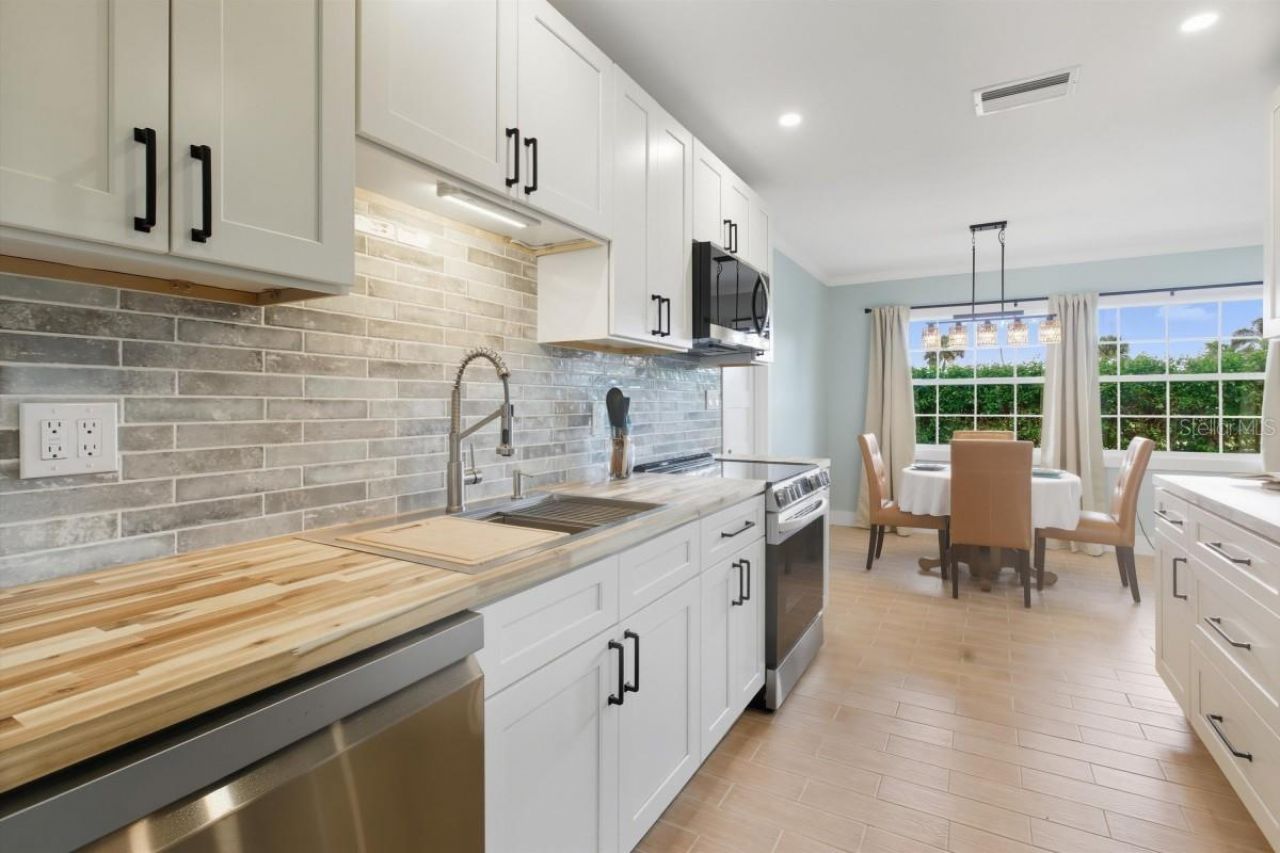 3030 Palm Drive, Punta Gorda, FL 33950 Photo