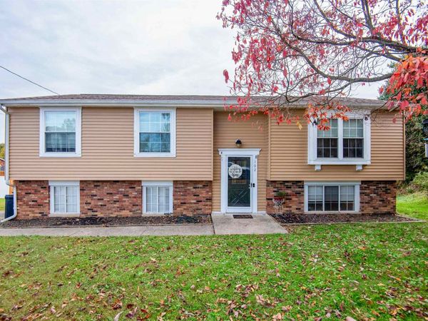 102 Forest Drive, Ona, WV 25545