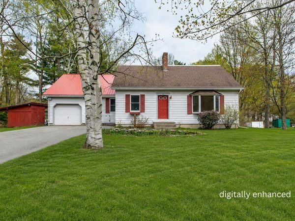 70 Stagecoach Drive, Newport City, VT 05855