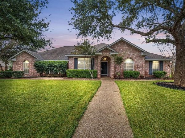 1229 S Haven, Hewitt, TX 76643