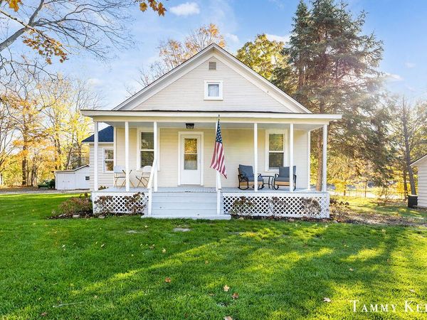 445 S Maple Street, Saugatuck, MI 49453