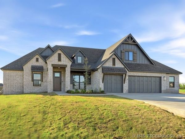 2116 E 45th Circle, Sand Springs, OK 74063