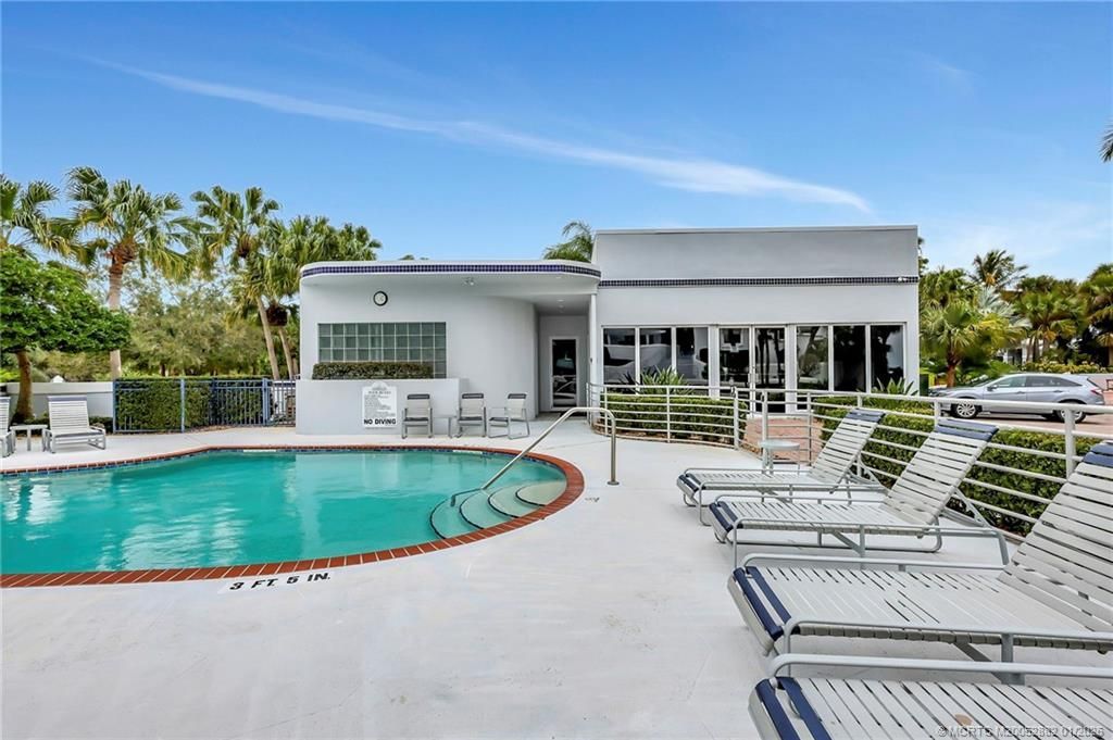 1140 SW Chapman Way, Unit 401, Palm City, FL 34990 Photo