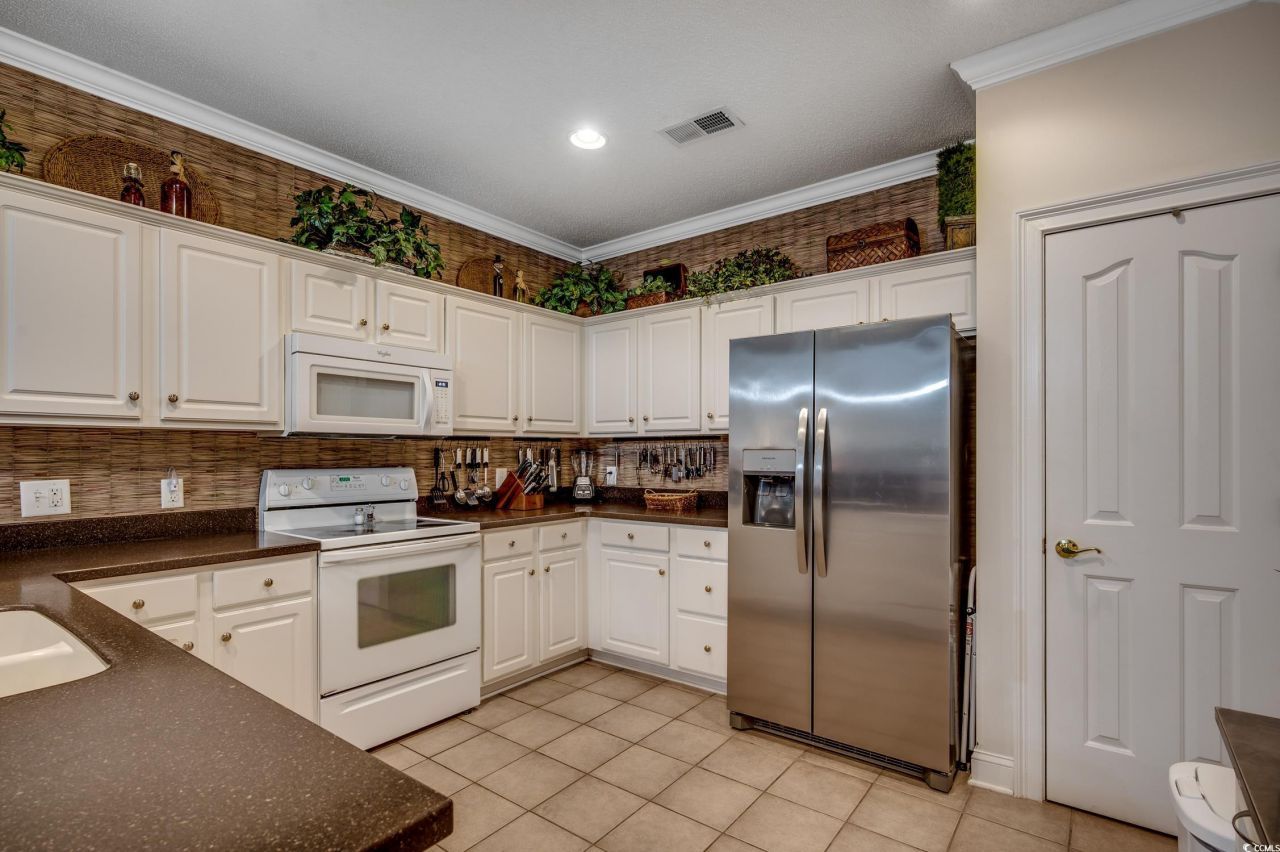 2450 Marsh Glen Dr. Photo 7