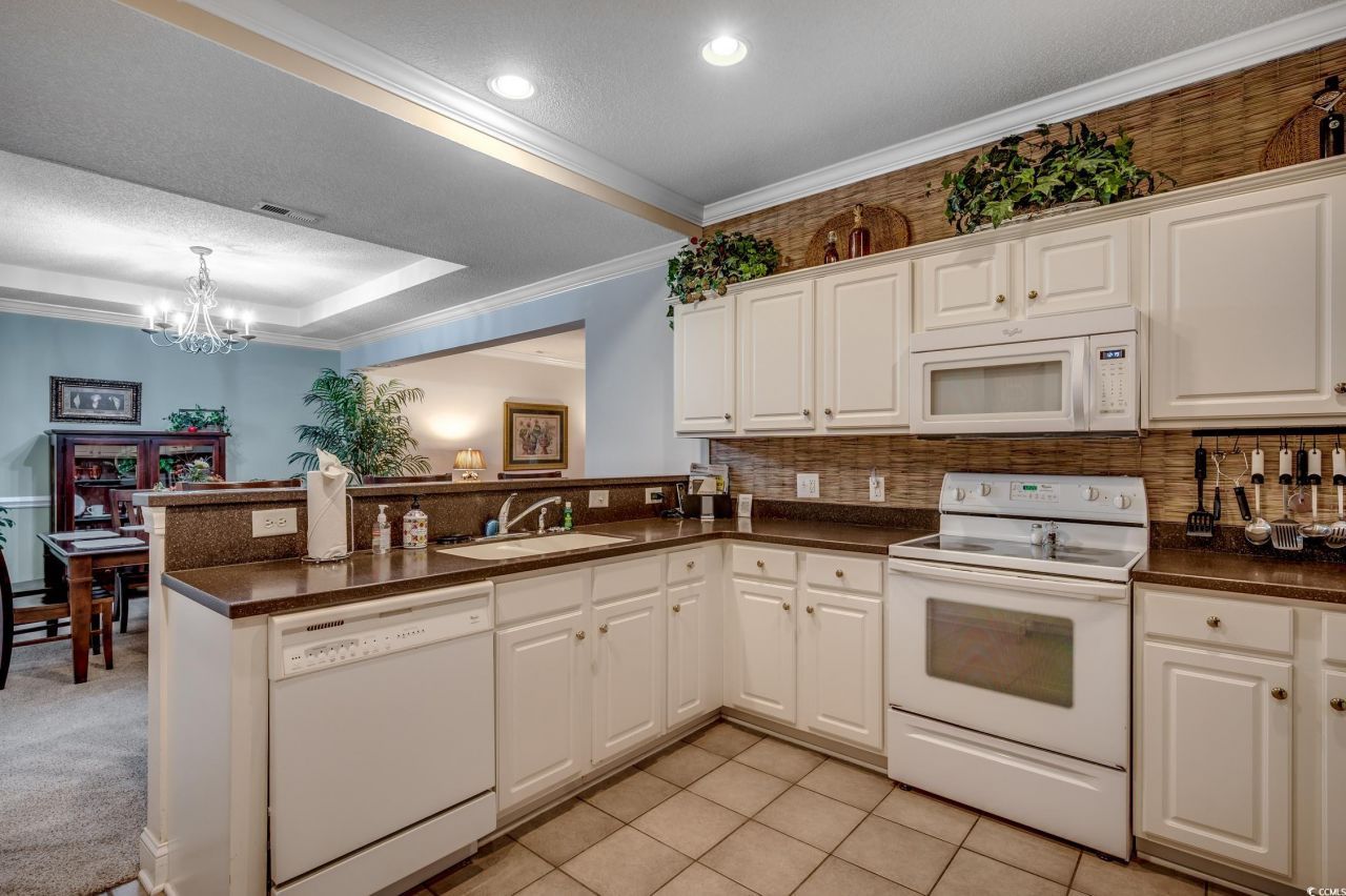 2450 Marsh Glen Dr. Photo 8