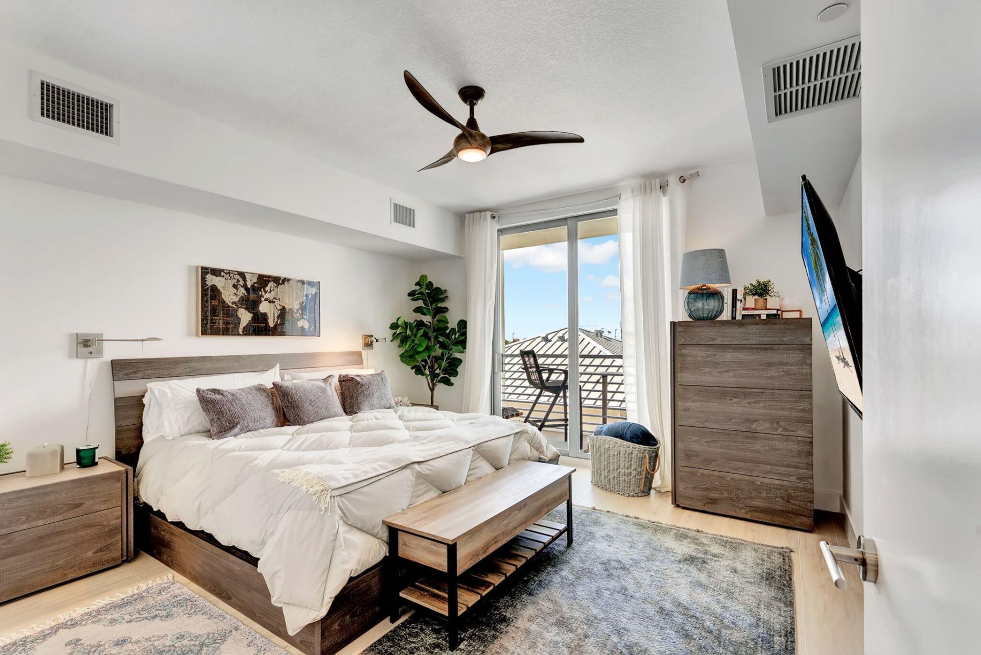 111 SE 1st Avenue, Unit 517, Delray Beach, FL 33444 Photo