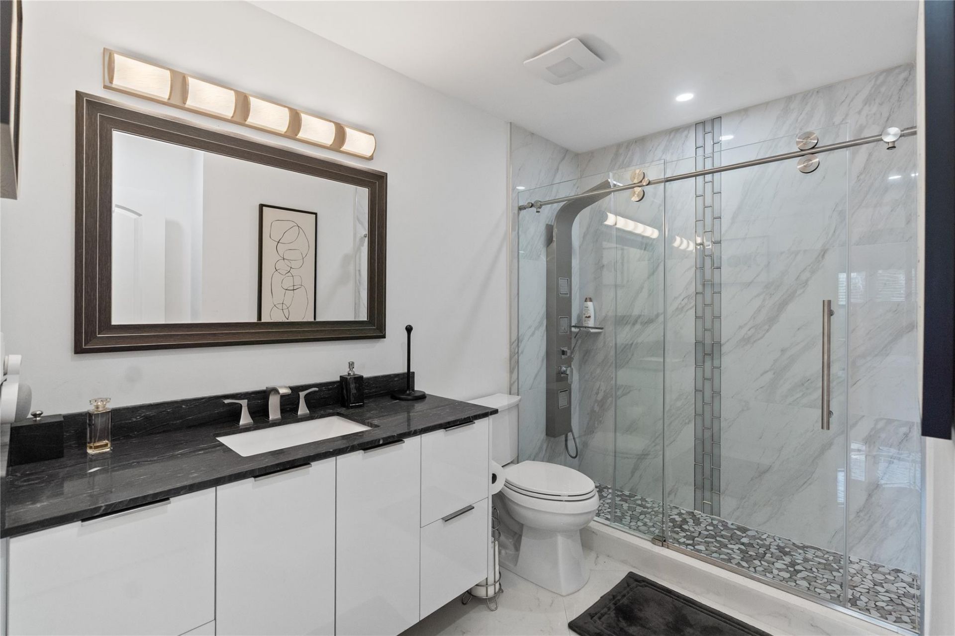 300 Diplomat Parkway, Unit 616, Hallandale Beach, FL 33009 Photo