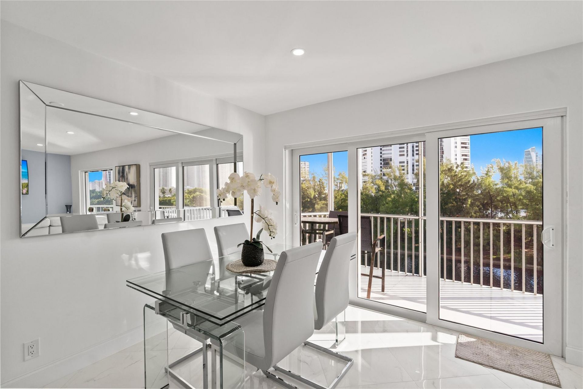 300 Diplomat Parkway, Unit 616, Hallandale Beach, FL 33009 Photo