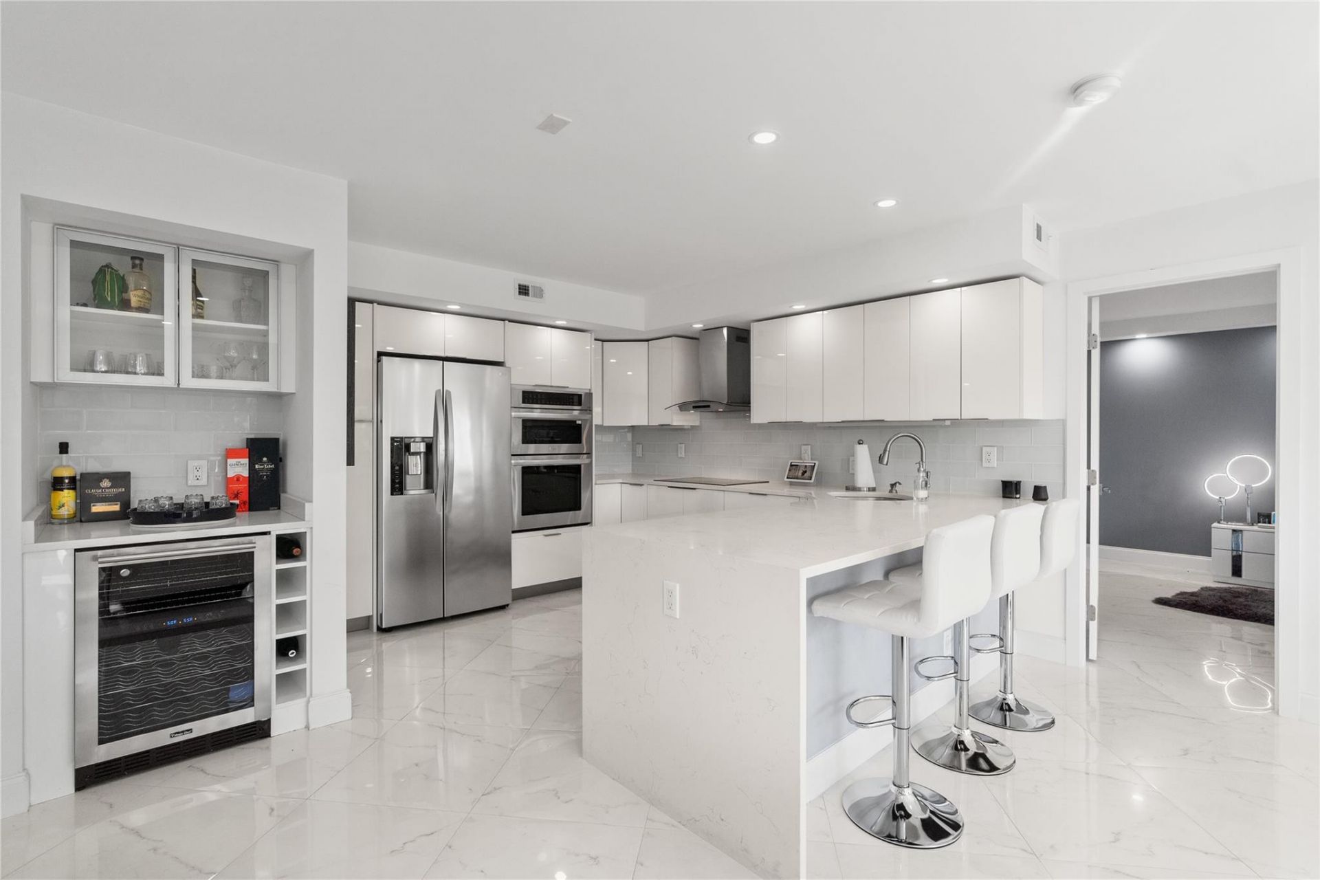 300 Diplomat Parkway, Unit 616, Hallandale Beach, FL 33009 Photo