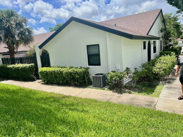 8951 SW 19th Street, Unit B, Boca Raton, FL 33433