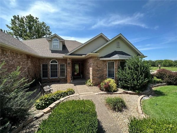 599 S Main Street, Cave Springs, AR 72718