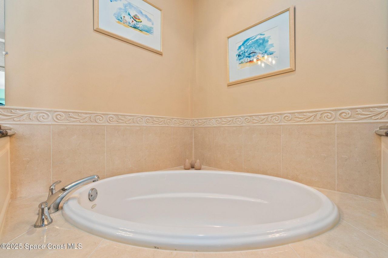 17 Harbour Isle Drive W, Unit Ph03, Hutchinson Island, FL 34949 Photo