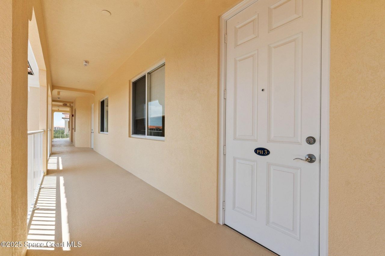 17 Harbour Isle Drive W, Unit Ph03, Hutchinson Island, FL 34949 Photo