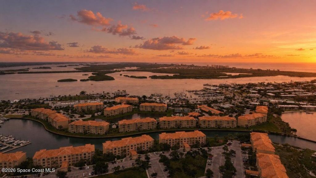 17 Harbour Isle Drive W, Unit Ph03, Hutchinson Island, FL 34949 Photo