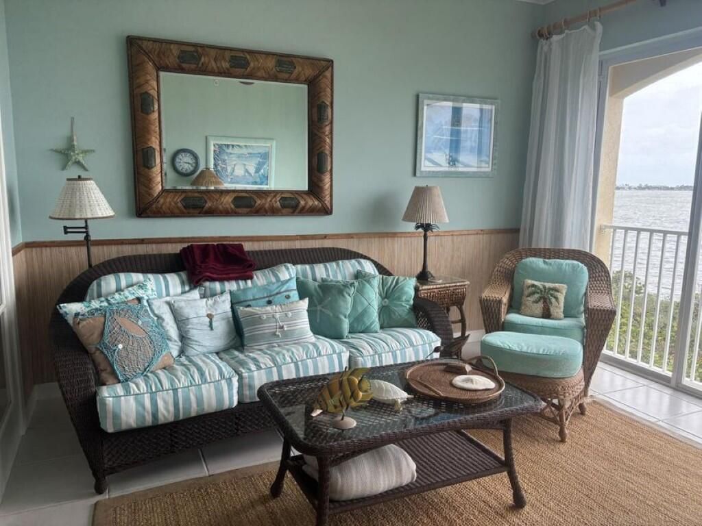 22 Harbour Isle Drive W, Unit 201, Fort Pierce, FL 34949 Photo