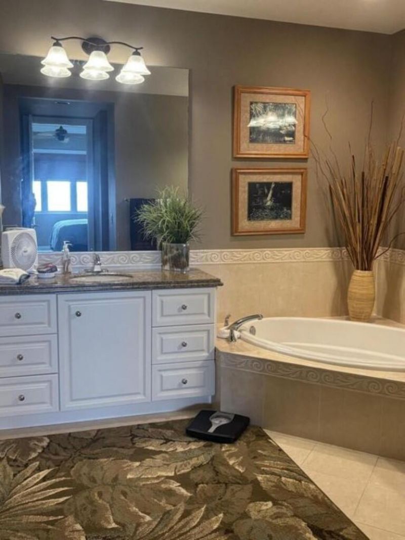 22 Harbour Isle Drive W, Unit 201, Fort Pierce, FL 34949 Photo