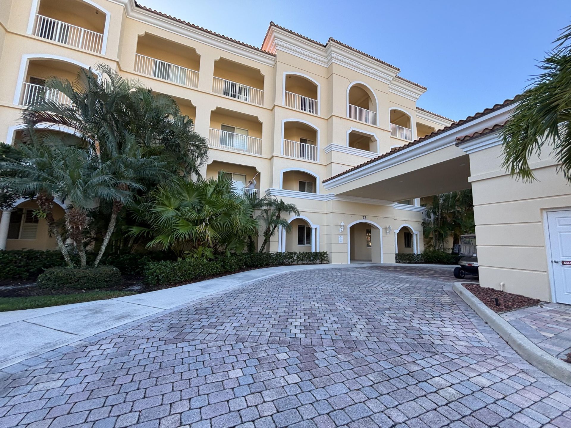 22 Harbour Isle Drive W, Unit 201, Fort Pierce, FL 34949 Photo