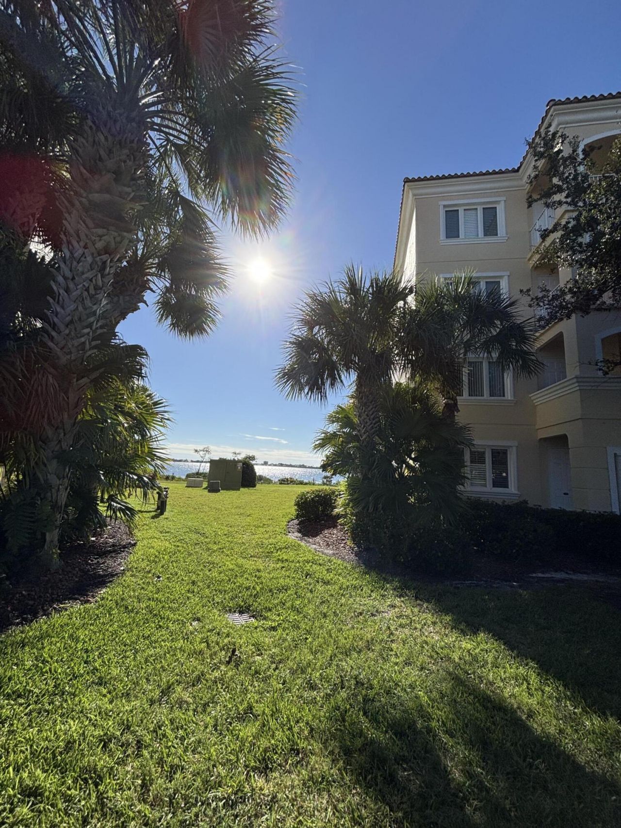 22 Harbour Isle Drive W, Unit 201, Fort Pierce, FL 34949 Photo