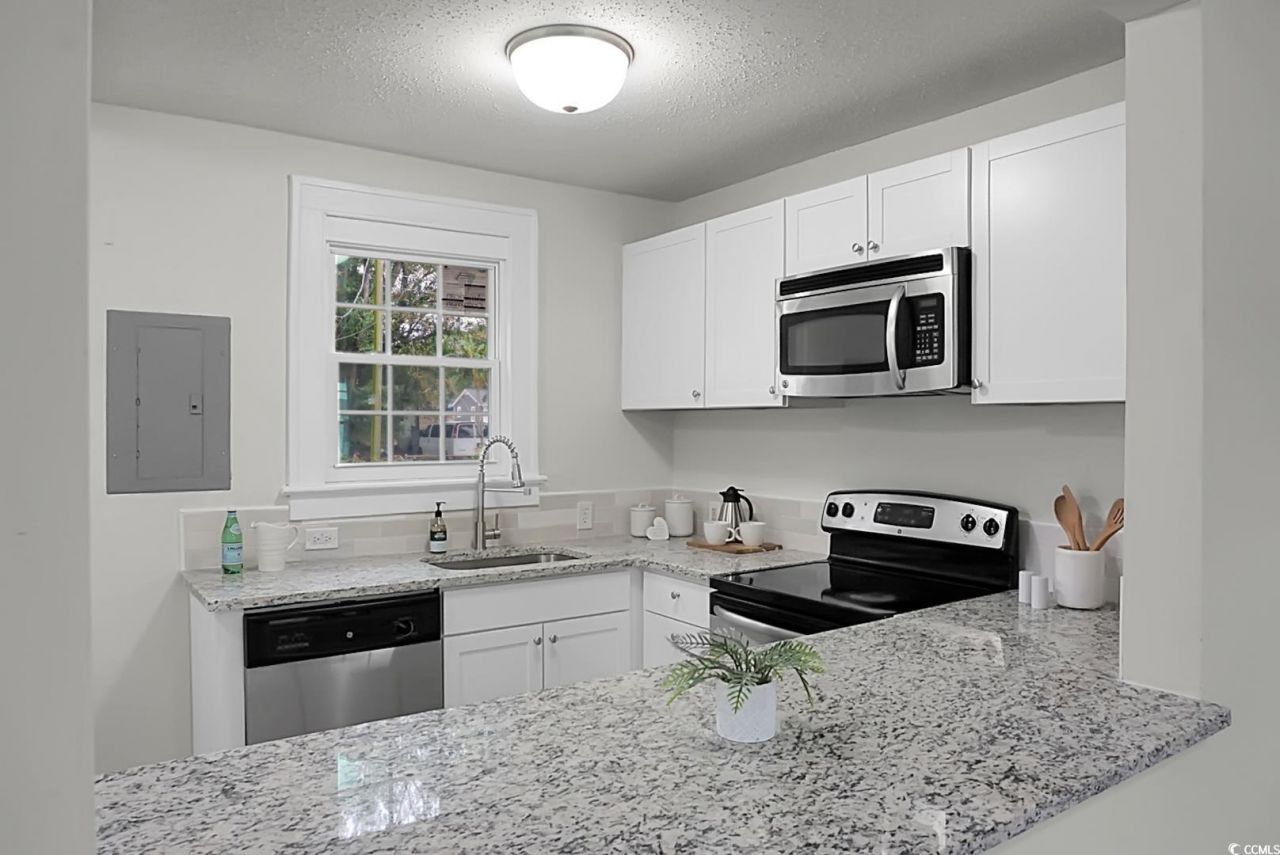 2601 S Allen Dr. Photo 9